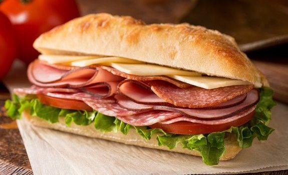 Μερακλής πελάτης έκανε την πιο επική παραγγελία: Έβαλε μέσα 24 υλικά – «Τη συνταγή έγραψε» (photo)