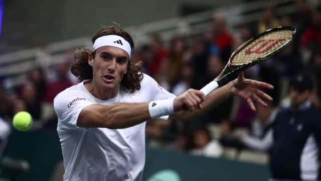 Wimbledon: Επική ανατροπή και νίκη «θρίλερ» για τον Στέφανο Τσιτσιπά – Προκρίθηκε στον 2ο γύρο ο Έλληνας τενίστας (video)