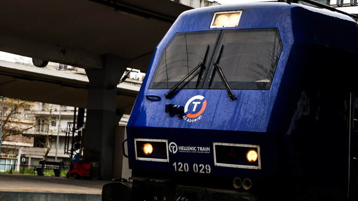 Συναγερμός στην Κατερίνη: Ακινητοποιήθηκε αμαξοστοιχία που έκανε το δρομολόγιο Θεσσαλονίκη-Λάρισα με 58 επιβάτες (video)