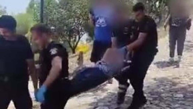 Πήραν με φορείο τουρίστρια στην Ακρόπολη – Έπαθε λιποθυμικό επεισόδιο από τη ζέστη (video)
