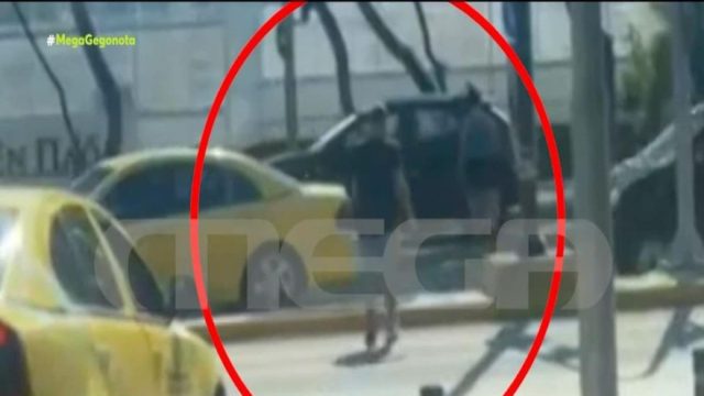 Μοιραίος ερωτικός καβγάς στη Βουλιαγμένη: 28χρονος έχασε τη ζωή του σε τροχαίο – Τσακώθηκε, έφυγε με ταξί, το μετάνιωσε, πήγε να γυρίσει πίσω στην κοπέλα του και τον χτύπησε αυτοκίνητο!