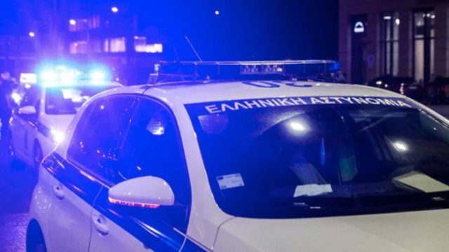 Επεισόδια στον Άγιο Δημήτριο: Ανήλικοι «πλακώθηκαν» με αιχμηρά αντικείμενα και άγνωστοι άρπαξαν με τη βία το κινητό κοπέλας