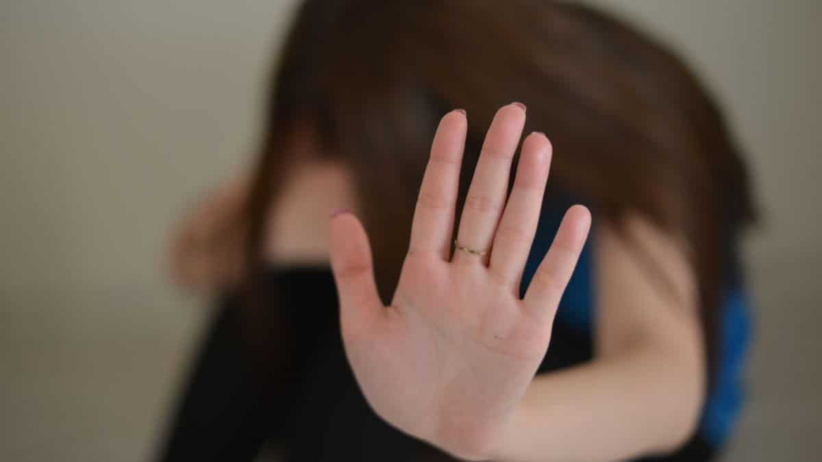 Σάλος στα Χανιά: 42χρονος χτύπησε και απείλησε με μαχαίρι τη γυναίκα του μπροστά στο παιδί τους