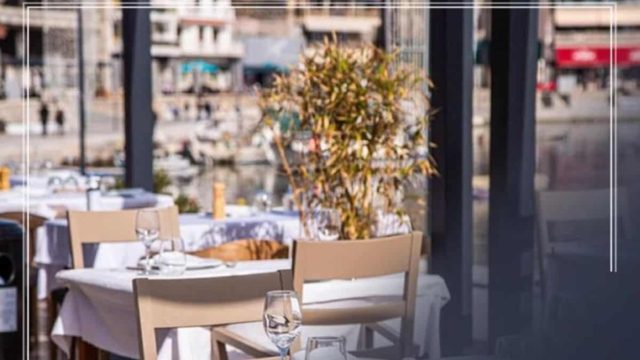 Τα καλύτερα θαλασσινά θα τα φας στον θρυλικό Ζέφυρο στο Μικρολίμανο – Από τον Τάσο Δούση