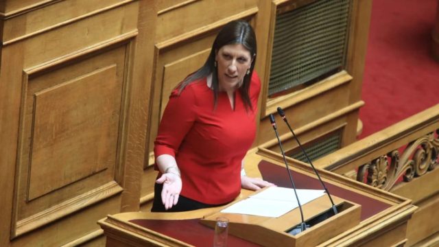 «Καρφιά» Ζωής Κωνσταντοπούλου στη Βουλή: «10 λόγοι που δεν δίνουμε ψήφο εμπιστοσύνης στην κυβέρνηση»