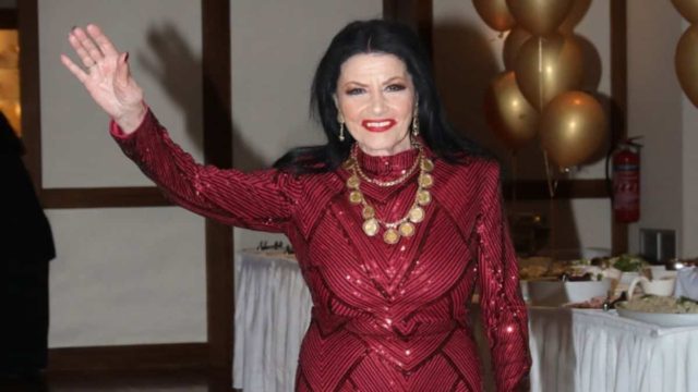 Ξέσπασε η Ζωζώ Σαπουντζάκη: «Άσ’ τους να λένε, όλοι θα φύγουμε κάποια στιγμή…»