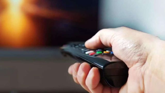 «Βροχή» τα μονοψήφια στην τηλεθέαση του Σαββάτου 26/8 – Άσχημα νέα για τα κανάλια