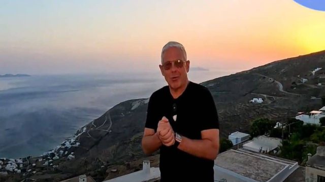 Παραμονές Παναγίας και ο Τάσος Δούσης μας ταξιδεύει στη Τήνο! Μην χάσετε τα δύο νέα επεισόδια των «Εικόνων»