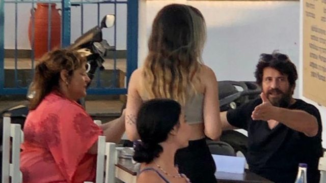 Αλέξης Γεωργούλης: Διακοπές στην Κύθνο με τη Βίκυ Σταυροπούλου – Πρώτη εμφάνιση μήνες μετά τις καταγγελίες (photos)