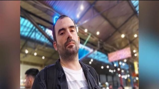 Σπαράζει καρδιές ο θείος του Αντώνη Χρυσουλάκη: «Χάσαμε το μοναχοπαίδι μας» – Το τραγικό παιχνίδι της μοίρας με το τελευταίο του ρεπορτάζ (Video)