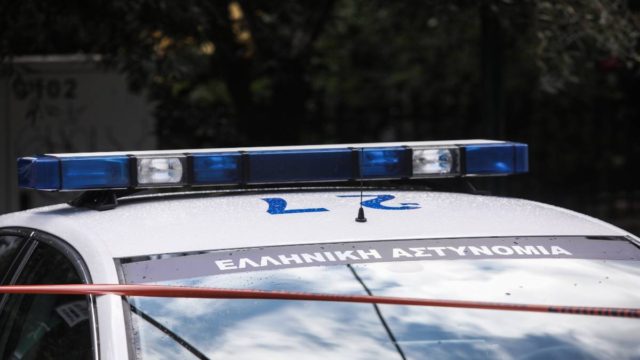 Θρίλερ στη Θεσσαλονίκη: Νεκρή γυναίκα που έπεσε από μπαλκόνι 3ου ορόφου