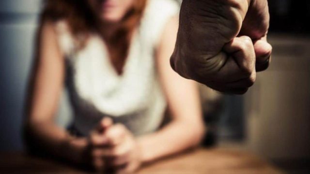 Βόλος: Άνδρας πέταξε μεταλλικό βραστήρα στη σύζυγό του πάνω στον καβγά – «Ήταν η κακιά στιγμή», είπε εκείνη