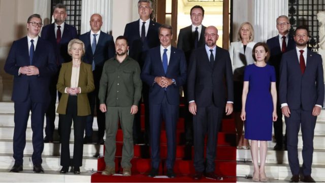 Διακήρυξη των Αθηνών: Όσα αναφέρει το κείμενο για την Ουκρανία που υπέγραψαν οι 11 ηγέτες στο Μαξίμου – Τα 8 σημεία (video)