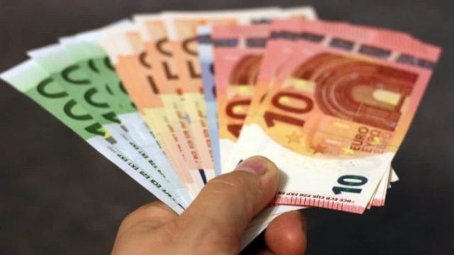 «Φουσκωμένοι» λογαριασμοί στα ATM: e-ΕΦΚΑ και ΔΥΠΑ πληρώνουν από 21 έως 25 Αυγούστου