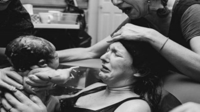 18χρονη έγκυος γέννησε μετά από 4 ώρες τοκετού – Μόλις οι γιατροί είδαν το στόμα του μωρού έπαθαν σοκ!