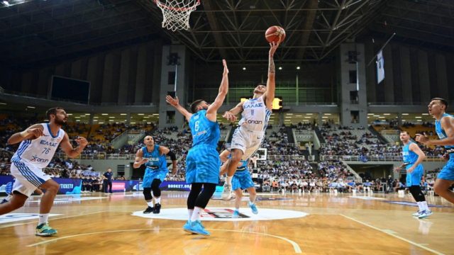 Ελλάδα – Σλοβενία (88-77): Η Εθνική έδειξε τα «δόντια» της στους Σλοβένους υπό το βλέμμα του Νίκου Γκάλη (video)