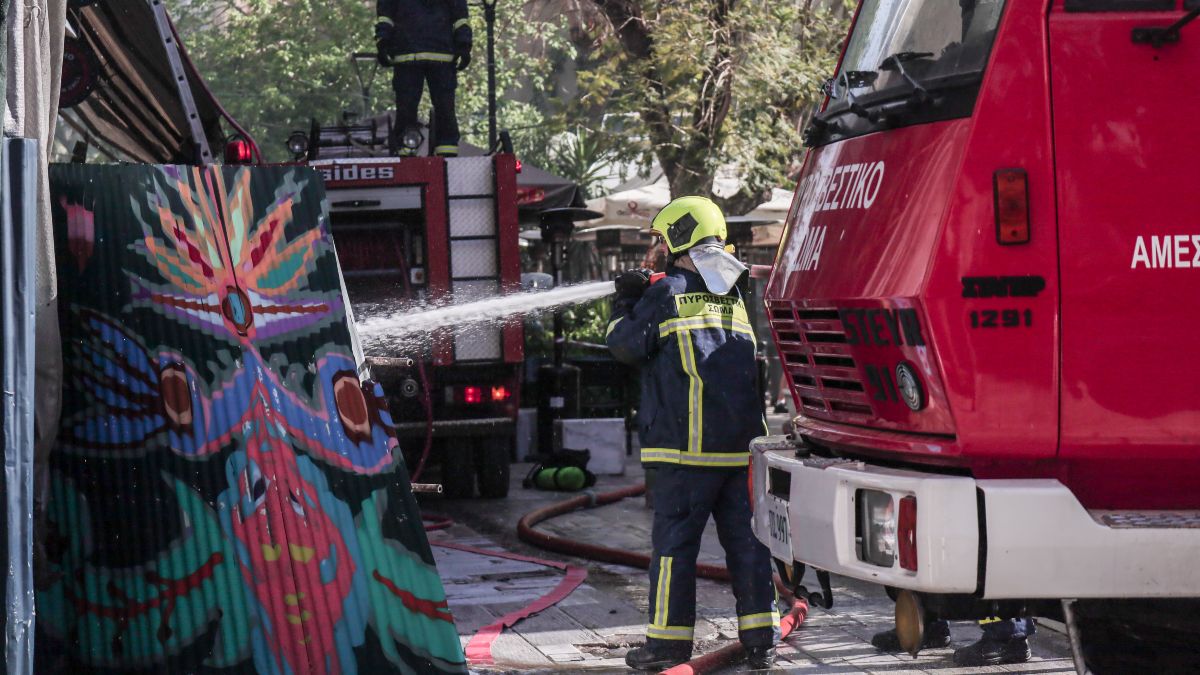 Μυστήριο στο Παγκράτι: Τοποθέτησαν εμπρηστικό μηχανισμό σε αυτοκίνητο που εξερράγη – «Δεν έχω προσωπικές διαφορές», λέει η ιδιοκτήτρια