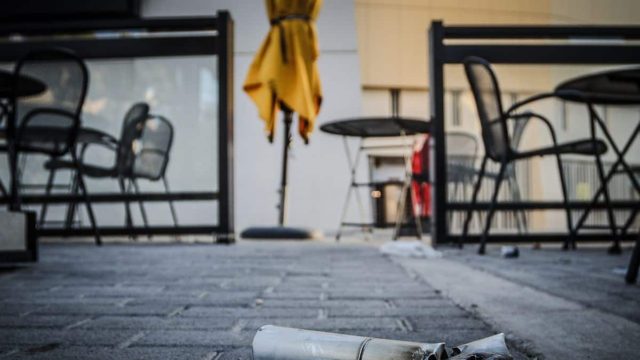 Επεισόδια στη Νέα Φιλαδέλφεια: «Ταμπουρωμένοι» σε κεντρικό ξενοδοχείο της Αθήνας οι Κροάτες χούλιγκαν – Τρεις προσαγωγές από την ΕΛΑΣ