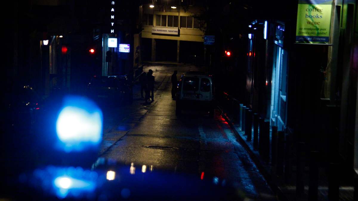 Πυροβολισμοί έξω από σχολείο στην Πανόρμου – Τραυματίστηκαν 20χρονη και 31χρονος