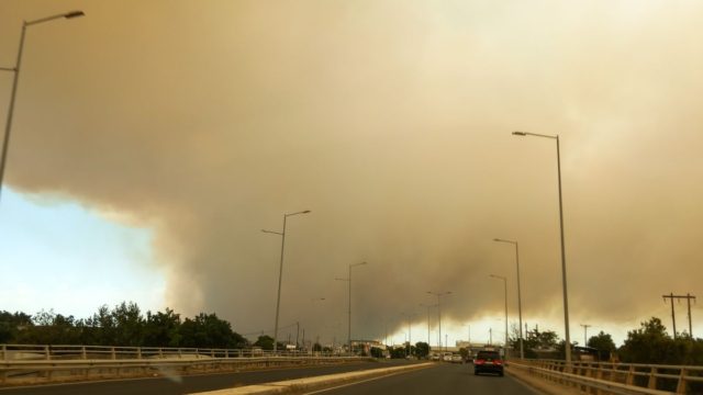 Φωτιά στην Αλεξανδρούπολη: Εκκενώνονται Μοναστηράκι και Δορίσκος, κλείνει η Εγνατία Οδός – Το μήνυμα του 112