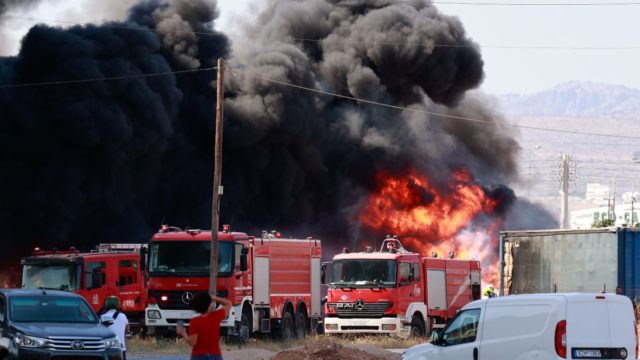 Φωτιά στον Ασπρόπυργο –  Κοντά στην Αττική Οδό