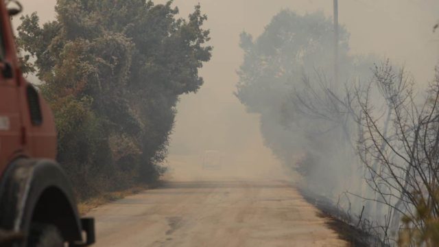 Δεν έχει τέλος η πύρινη λαίλαπα στον Έβρο: Το 112 ζητά εκκένωση του χωριού Αύρα προς Κομοτηνή