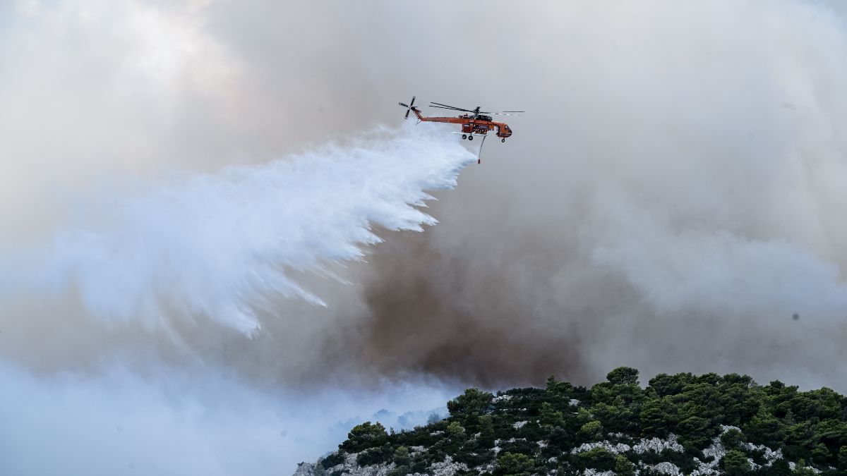 «Αύριο θα είναι καλύτερη μέρα», απαντά για την φωτιά στην Πάρνηθα επικεφαλής της Περιφέρειας Αττικής (video)