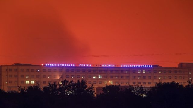 Η φωτογραφία της ημέρας: Παρακολουθώντας τη χώρα μας να καίγεται ακόμη ένα καλοκαίρι…