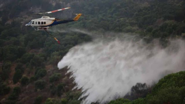Φωτιά στην Κέρκυρα – Επιχειρούν επίγειες και εναέριες δυνάμεις