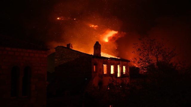 Θλίψη και οργή με τα επίσημα στοιχεία του Meteo: Περισσότερα από 1,2 εκατ. στρέμματα έχουν καεί έως τις 23/8 – Τρεις φορές πάνω από τον μέσο όρο 2006-2022!