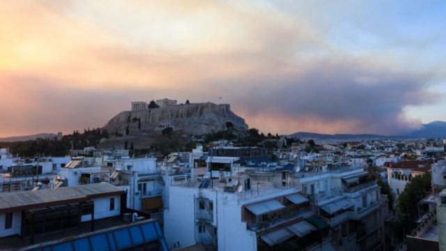 Καιρός σήμερα 24/8: Υψηλές θερμοκρασίες με μελτέμια ως και 7 μποφόρ – «Alert» για τις φωτιές (video)