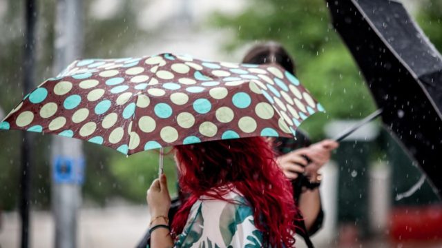 Καιρός σήμερα 5/8: Προέλαση της κακοκαιρία «PETAR» – Αλλαγή σκηνικού με ισχυρές βροχές και καταιγίδες στη χώρα (video)