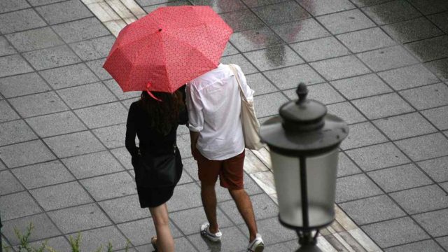Καιρός σήμερα 14/8: Βροχές και καταιγίδες με ισχυρούς ανέμους – Πού θα ανοίξουν οι ουρανοί