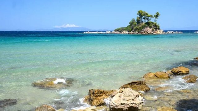 Κοινωνικός τουρισμός: Ενεργοποιήθηκαν 103.000 vouchers τον Ιούλιο – Αυτός είναι ο δημοφιλέστερος προορισμός (photos)