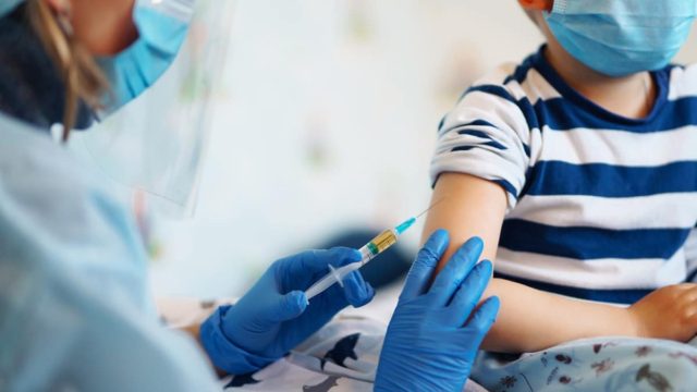 Κορωνοϊός: Τι γνωρίζουμε για τις νέες παραλλαγές – Το φθινόπωρο τα νέα εμβόλια στην Ελλάδα