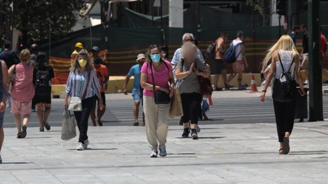 Κορωνοϊός: Μείωση κρουσμάτων – Αύξηση νέων διασωληνώσεων μέσα σε μία εβδομάδα