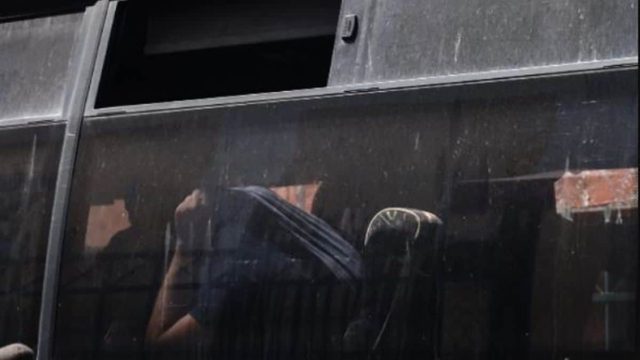 «Δεν θα φύγετε από εδώ φασίστες, γ@μ# τον Χίτλερ», ούρλιαζε εξαγριωμένο πλήθος στους 94 Κροάτες!