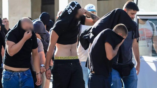 Νέα Φιλαδέλφεια: Κάνουν τους… τουρίστες οι Κροάτες χούλιγκαν – Όλοι τους «ήρθαν για διακοπές», είπαν στις απολογίες τους