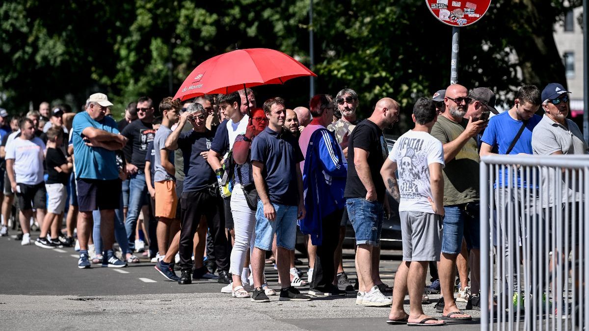 Πατείς με πατώ σε στο Ζάγκρεμπ: Ουρές για ένα εισιτήριο του ματς με την ΑΕΚ – «Πάτησε» Κροατία η Ένωση (photos)