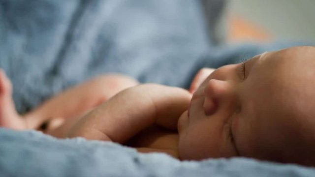 Χανιά: Πώς εξαρθρώθηκε το κύκλωμα «βιομηχανίας γεννήσεων» – Τα αρχηγικά μέλη, οι μεσίτριες και τα θύματα