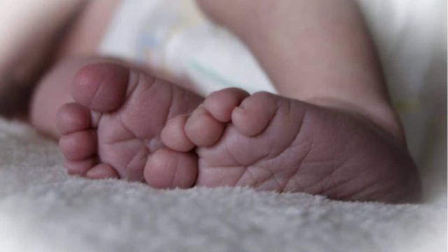 Κύκλωμα εμπορίας βρεφών: «Σπάνε» τα τηλέφωνα από ζευγάρια που αγωνιούν για τα δικά τους παιδιά (video)