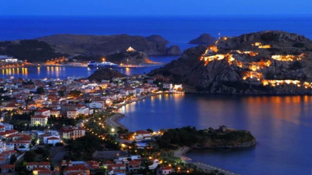 25 ευρώ τη μέρα αρκούν: Το απόλυτο ελληνικό νησί για οικονομικές διακοπές – Η σπάνια ομορφιά που μαγεύει