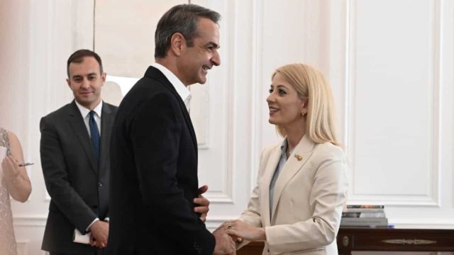 Συνάντηση Μητσοτάκη με την Πρόεδρο της Βουλής της Κύπρου: Κυπριακό και ασφάλεια Ανατολικής Μεσογείου στην ατζέντα