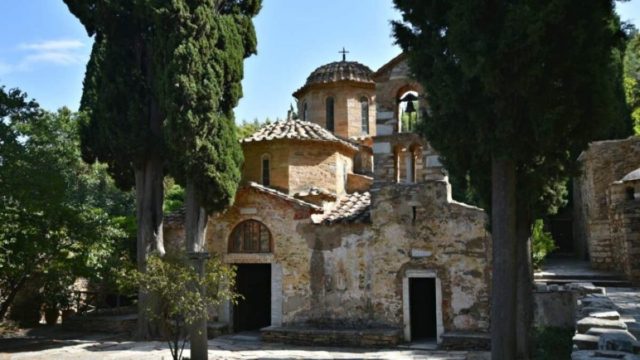 Αττική: Ένας κορυφαίος προορισμός θρησκευτικού τουρισμού παγκοσμίως – Ιστορικά εκκλησάκια, μεγαλοπρεπείς ναοί και ιεροί χώροι (photos)