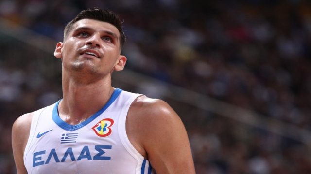 Σοκ με τον Ντίνο Μήτογλου: Χάνει το Μουντομπάσκετ – Επιστρέφει άμεσα στην Ελλάδα