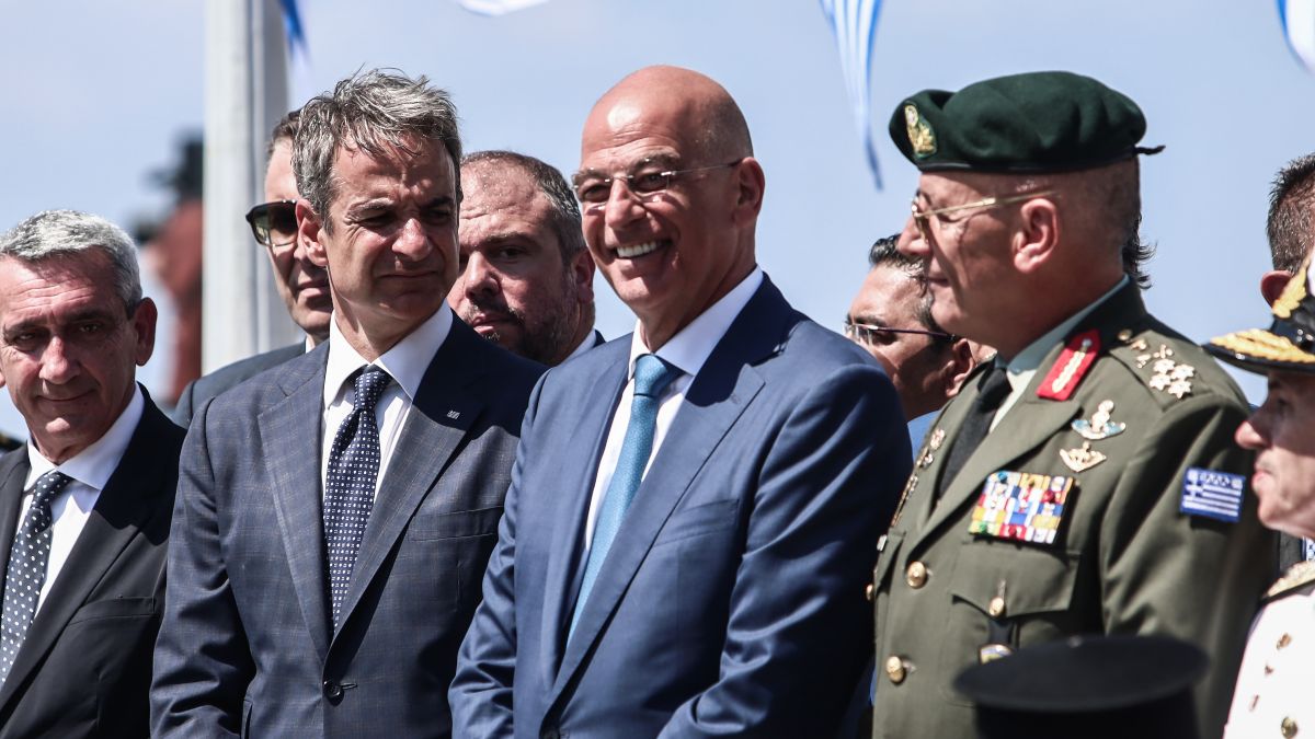 Δένδιας από Τήνο: Υπερασπιζόμαστε ανεπιφύλακτα την εδαφική μας ακεραιότητα