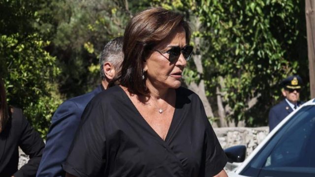 «Έφυγε για το μεγάλο ταξίδι…» – Βαρύ πένθος για την Ντόρα Μπακογιάννη