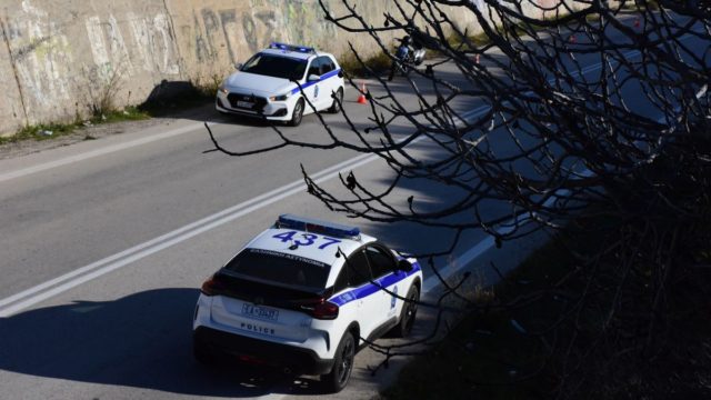 Ανατροπή στο Ηράκλειο: Από άλλο όχημα πυροβολήθηκε ο οδηγός που βρέθηκε με σφαίρα στο κεφάλι (video)