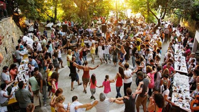 Αθάνατο ελληνικό καλοκαίρι: Αυτά είναι τα 6 κορυφαία πανηγύρια του Δεκαπενταύγουστου στα νησιά (videos)