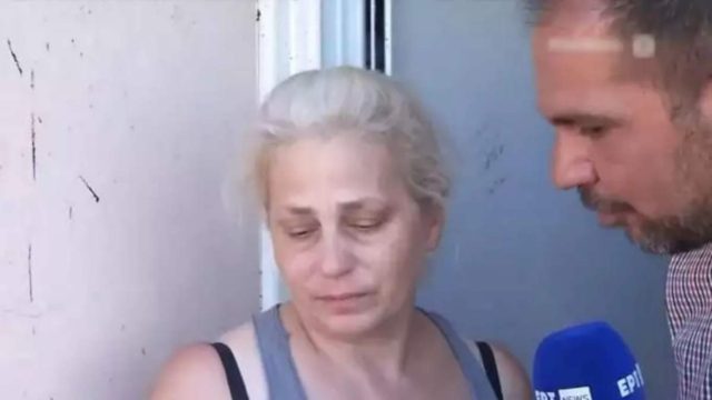Φωτιά στο Μενίδι: Σπαράζουν καρδιές οι περιγραφές – «Με τράβαγε ο αστυνομικός, δεν ήθελα να φύγω, είμαι χαμένη»